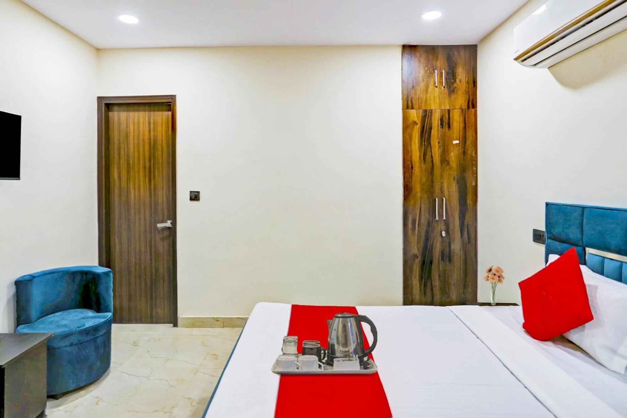 Hotel O Royal Lotus Stay Near Ip Extension Metro Station New Delhi Exterior foto